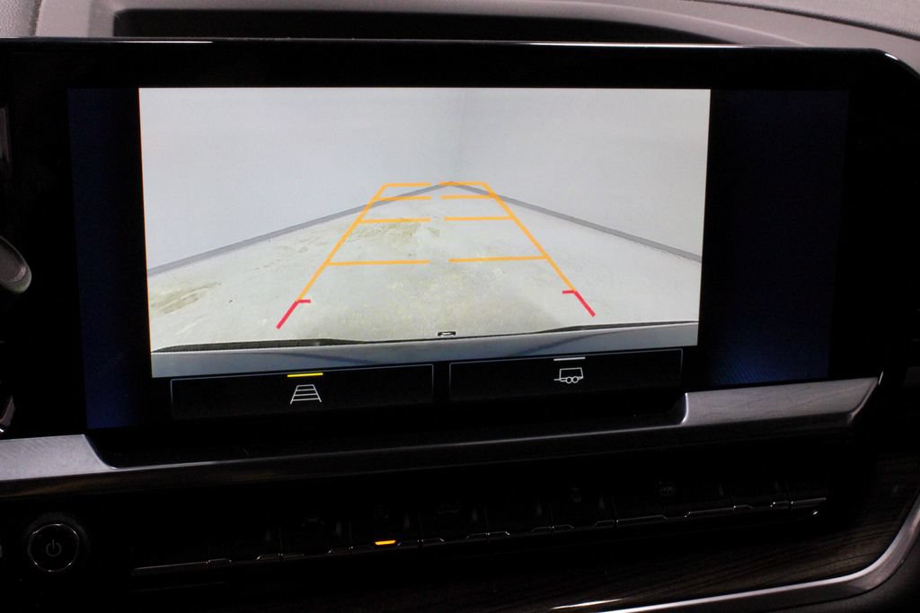 Used 2024 Chevrolet Silverado 1500 LT AWD/4WD image 2