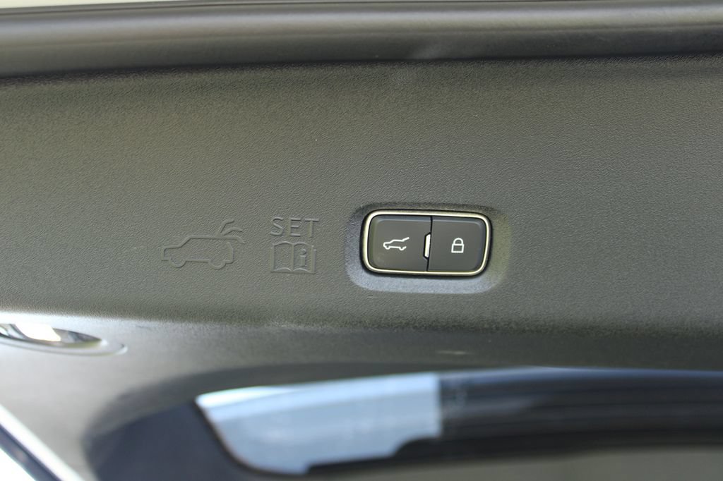 Certified 2025 Ford Expedition Active AWD/4WD image 18
