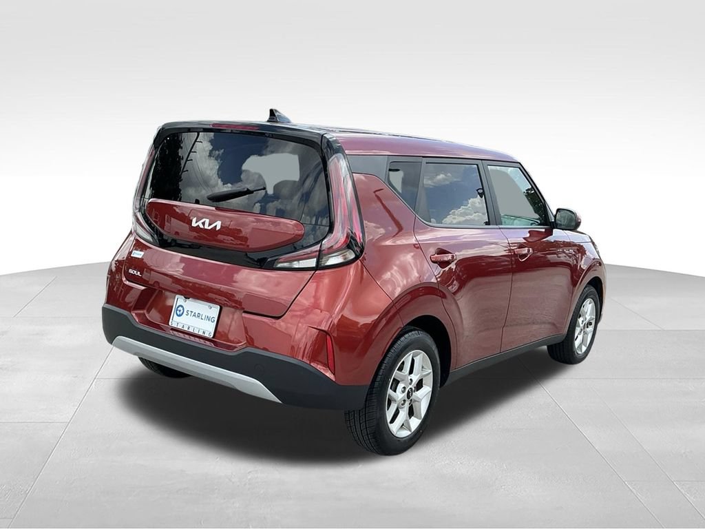 Used 2024 Kia Soul LX w/ Option Group 015 FWD image 9