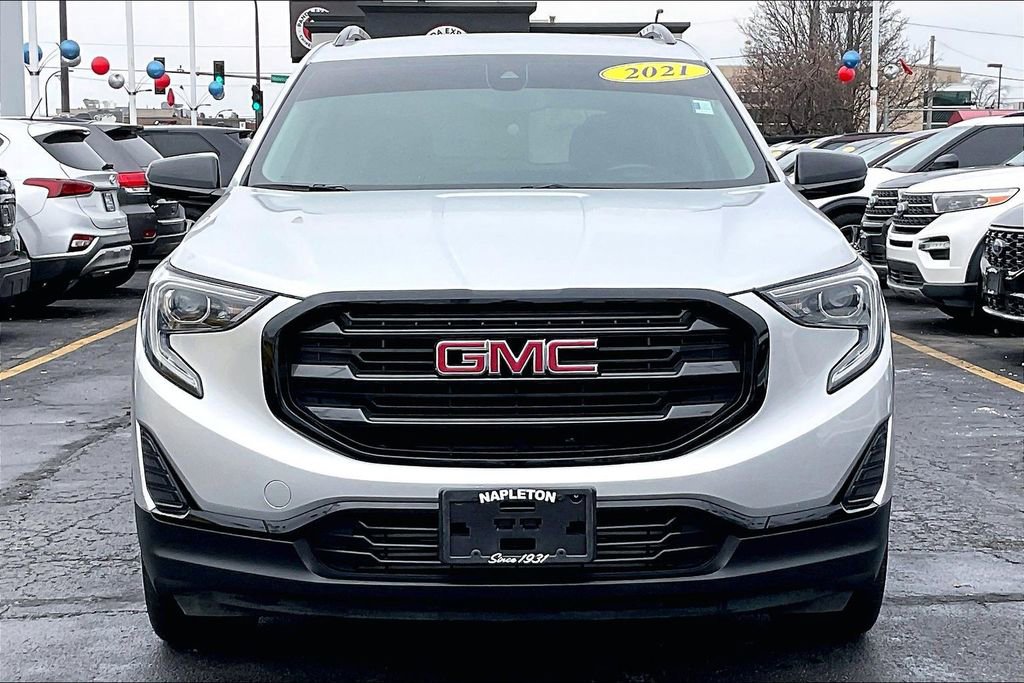 Used 2021 GMC Terrain SLE w/ Driver Convenience Package image 2