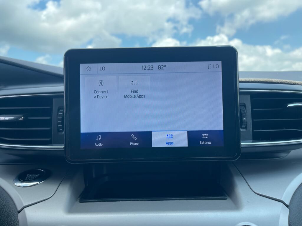 Certified 2023 Ford Explorer XLT w/ Equipment Group 202A AWD/4WD image 10
