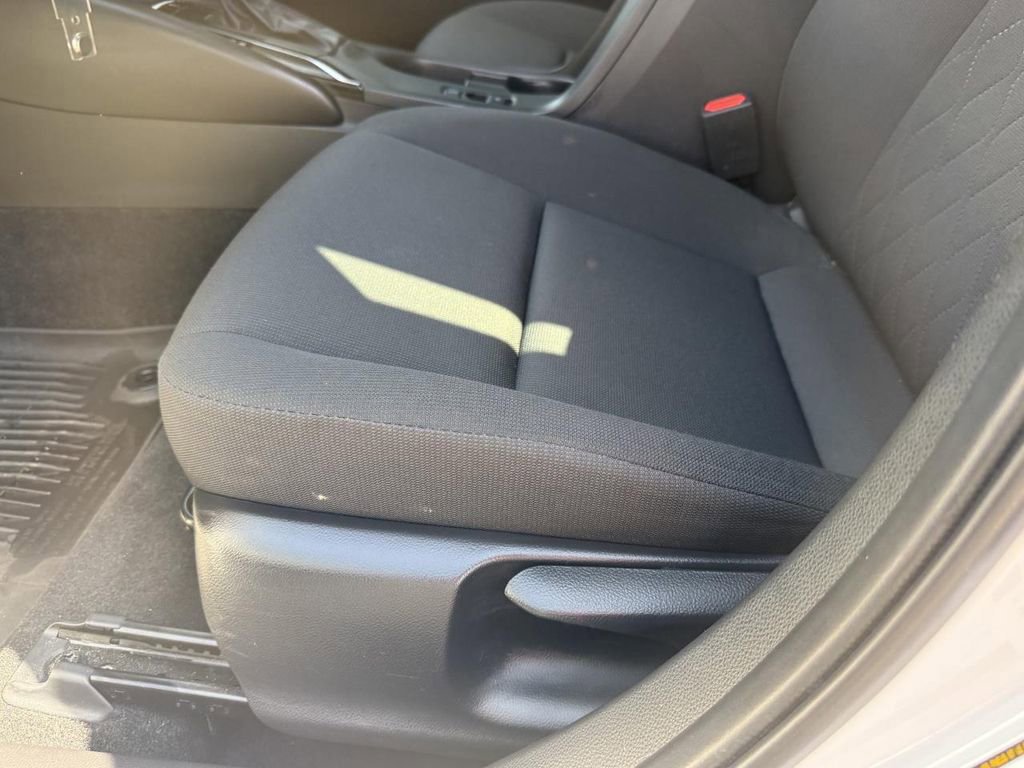 Used 2023 Toyota Corolla LE image 12