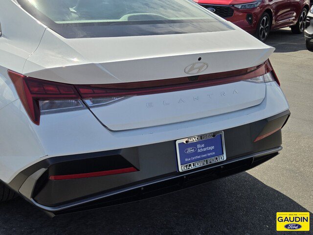 Used 2025 Hyundai Elantra SEL FWD image 6