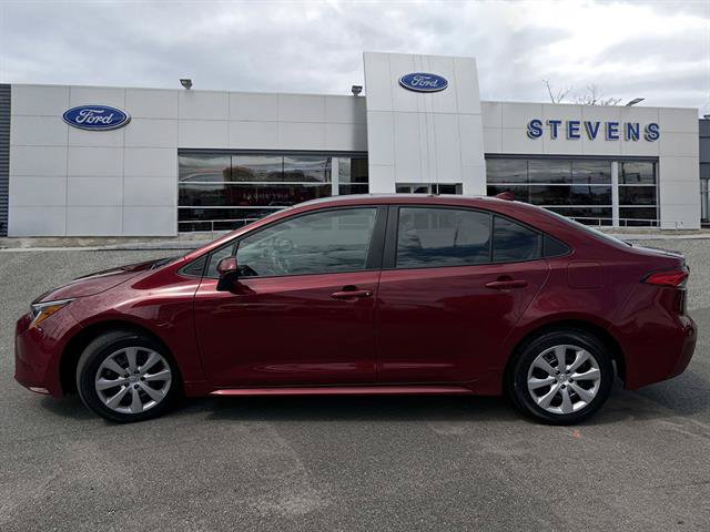 Used 2025 Toyota Corolla LE FWD image 3