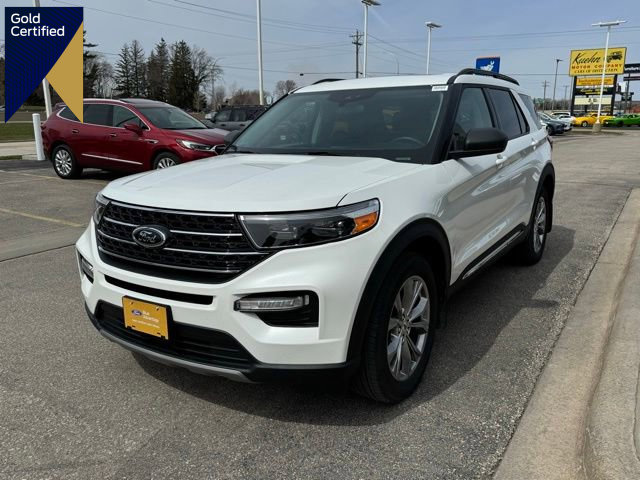 Certified 2022 Ford Explorer XLT w/ Equipment Group 202A AWD/4WD image 1