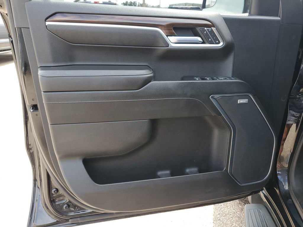 Used 2022 GMC Sierra 1500 SLT w/ SLT Premium Package AWD/4WD image 13