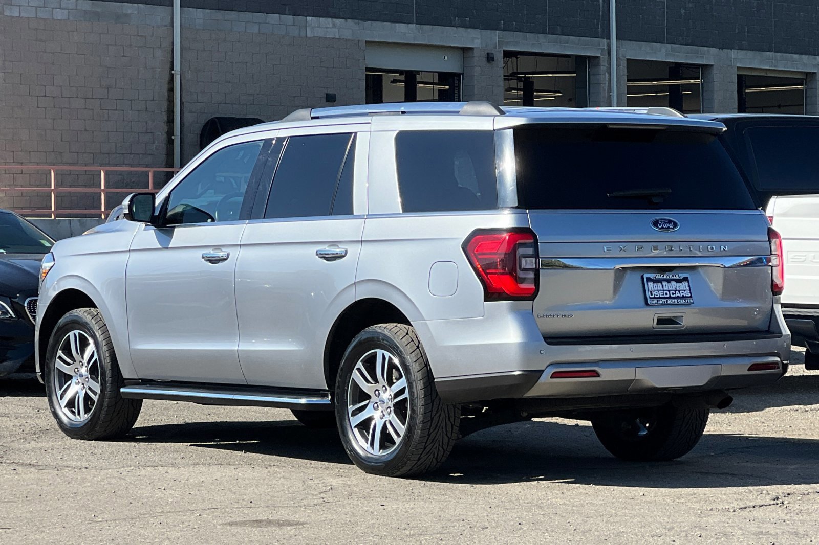 Certified 2023 Ford Expedition Limited image 3