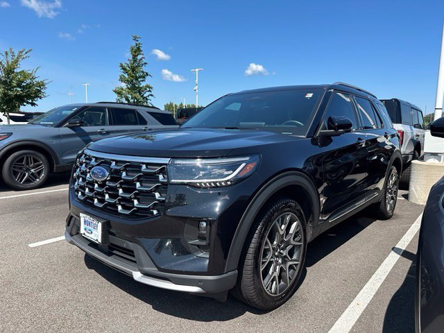 Certified 2025 Ford Explorer Platinum w/ Ultimate Package AWD/4WD image 1