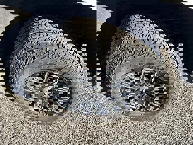 Used 2024 Chevrolet Colorado Z71 w/ Z71 Convenience Package 2 image 16