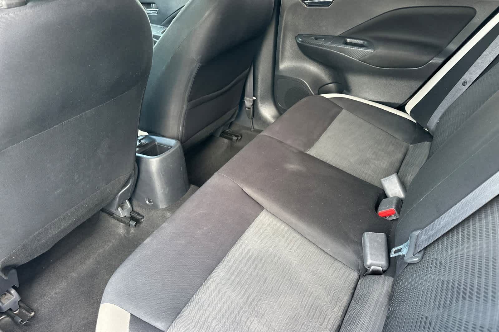 Used 2021 Nissan Versa SV image 4