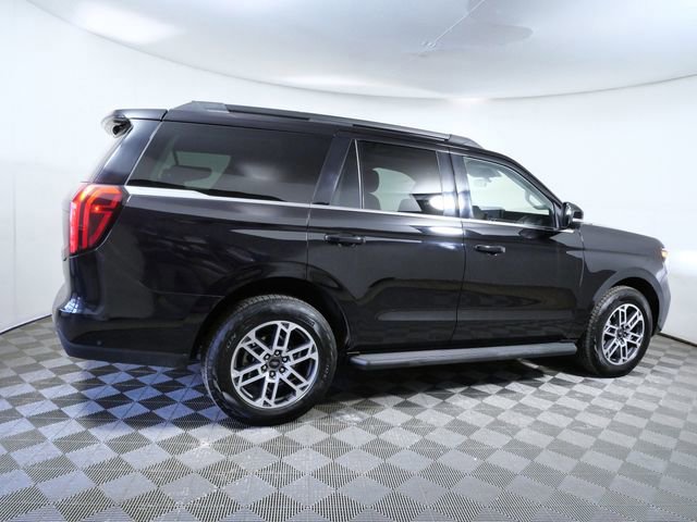 Certified 2025 Ford Expedition Active AWD/4WD image 4