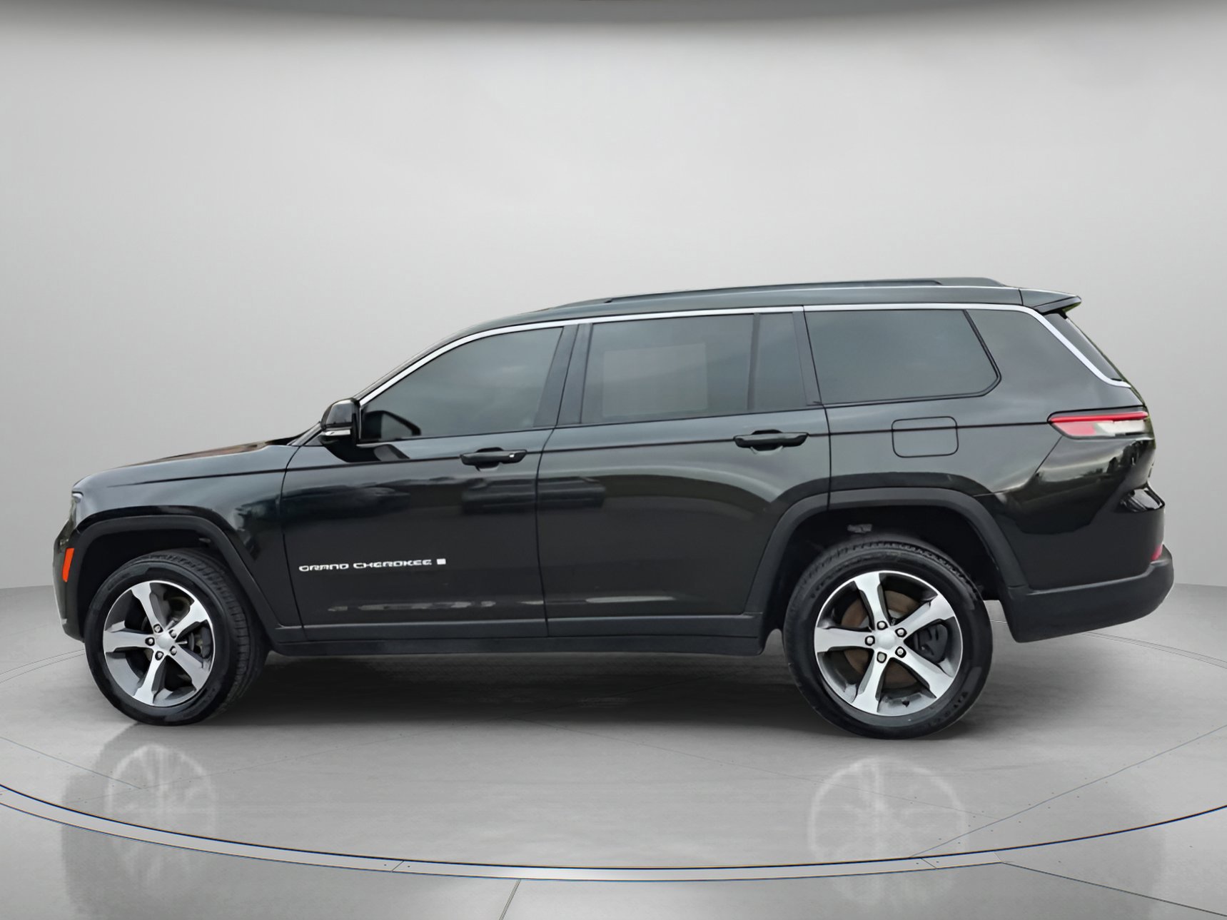 Used 2024 Jeep Grand Cherokee L Limited image 10