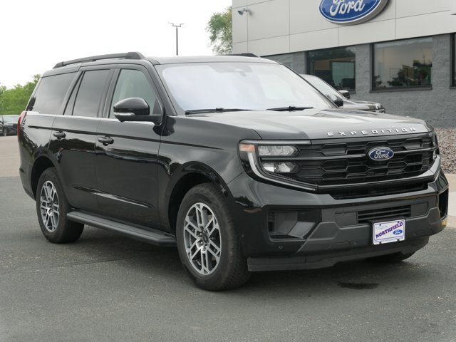 Certified 2025 Ford Expedition Active AWD/4WD image 2