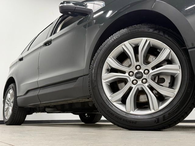 Certified 2024 Ford Edge Titanium AWD/4WD image 3