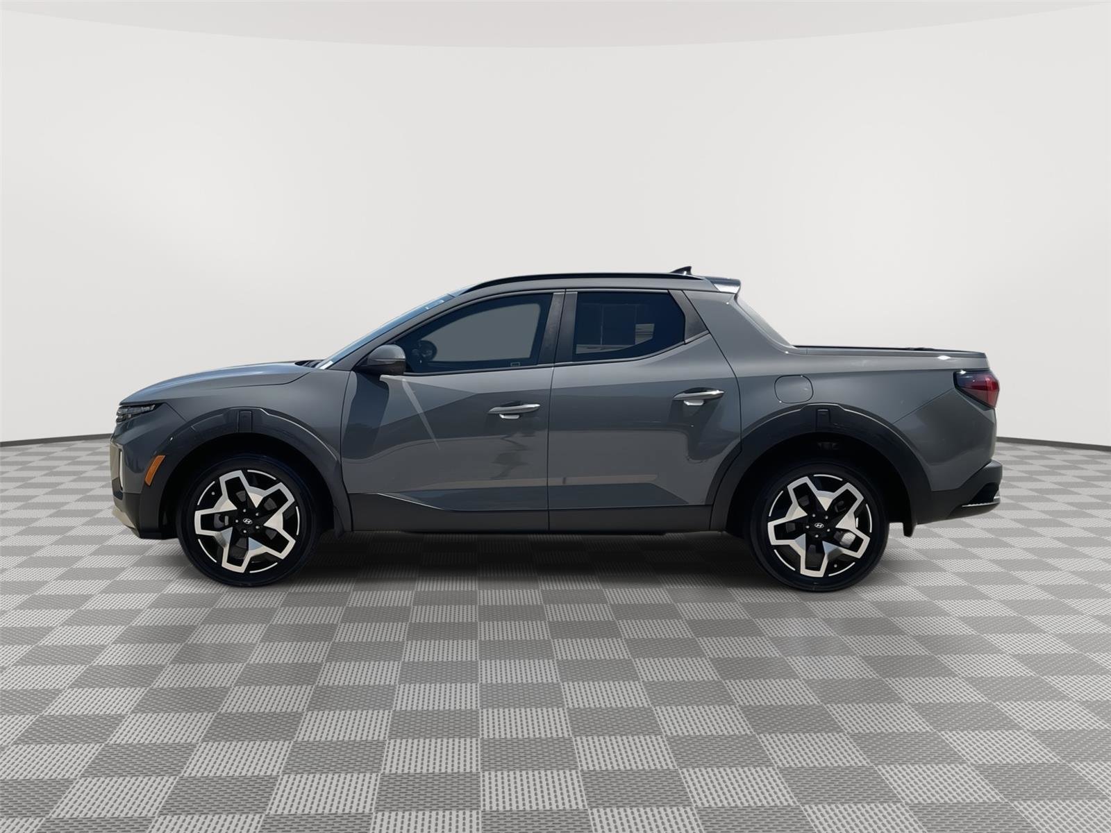 Used 2024 Hyundai Santa Cruz Limited AWD/4WD image 2