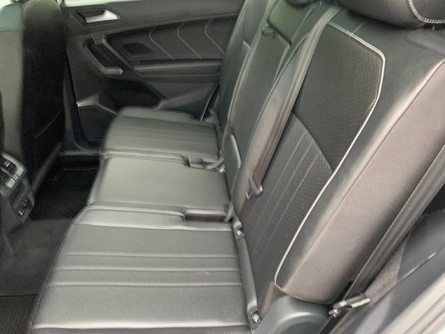 Used 2023 Volkswagen Tiguan SE R-Line FWD image 18