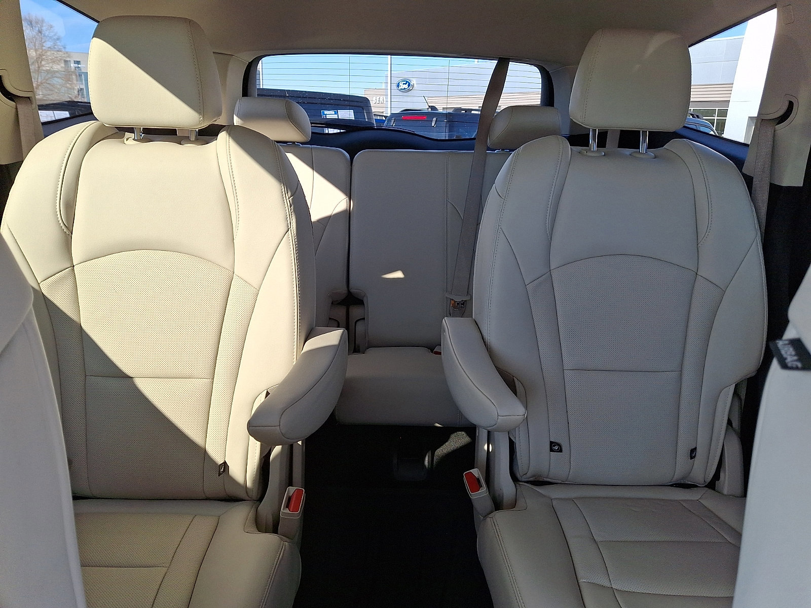 Used 2023 Buick Enclave Essence image 19