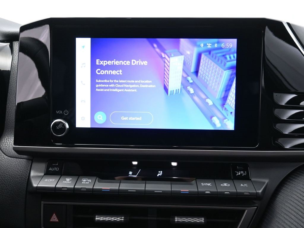 Used 2025 Toyota Camry SE image 4