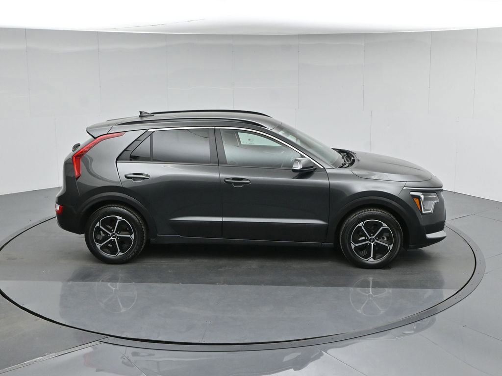 Used 2023 Kia Niro EX image 8