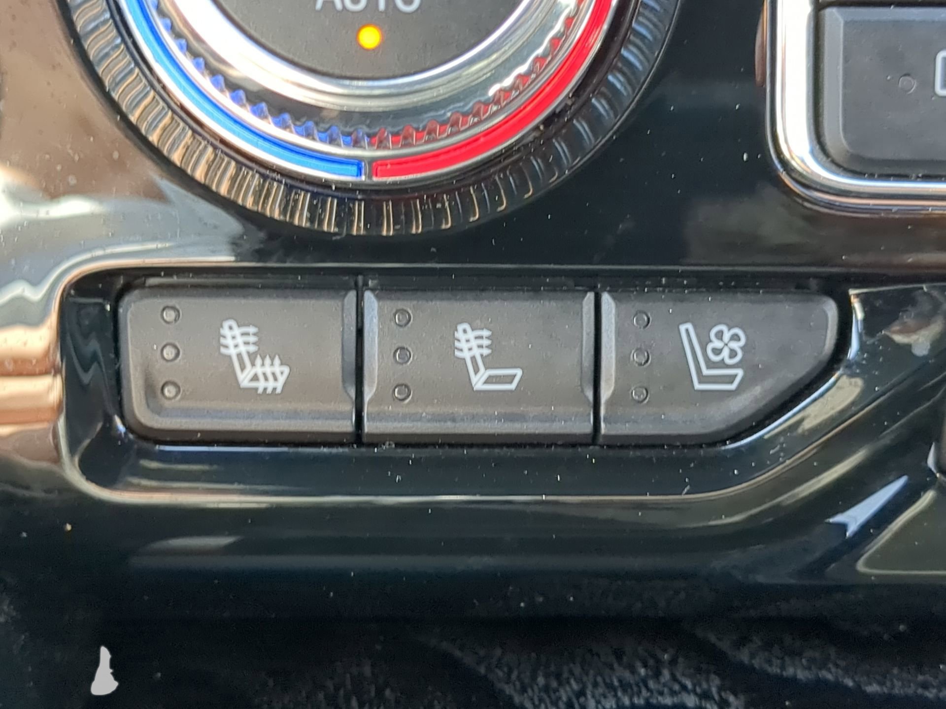 Used 2024 GMC Yukon XL Denali image 55