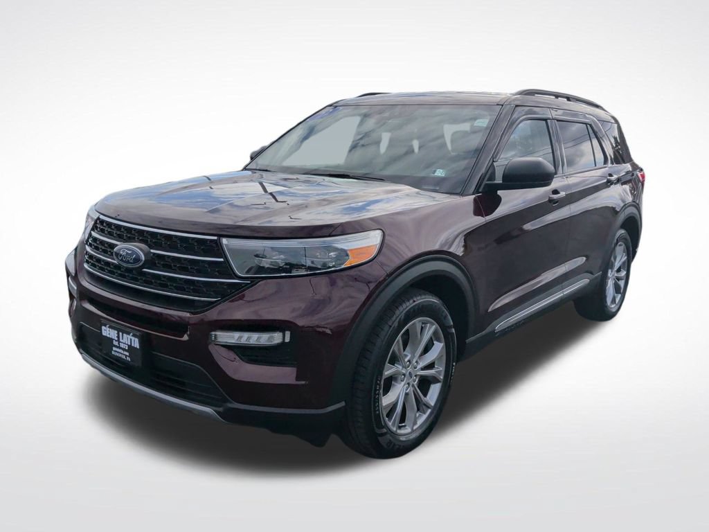 Certified 2022 Ford Explorer XLT w/ Equipment Group 202A AWD/4WD image 3