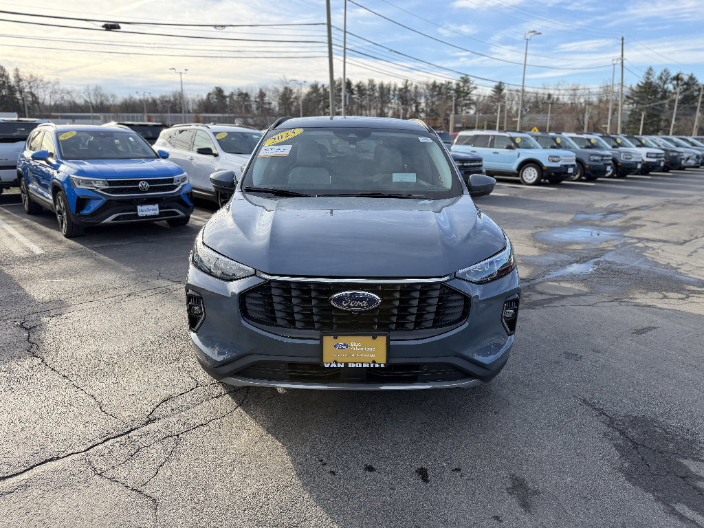 Certified 2023 Ford Escape Platinum w/ Premium Technology Package image 8