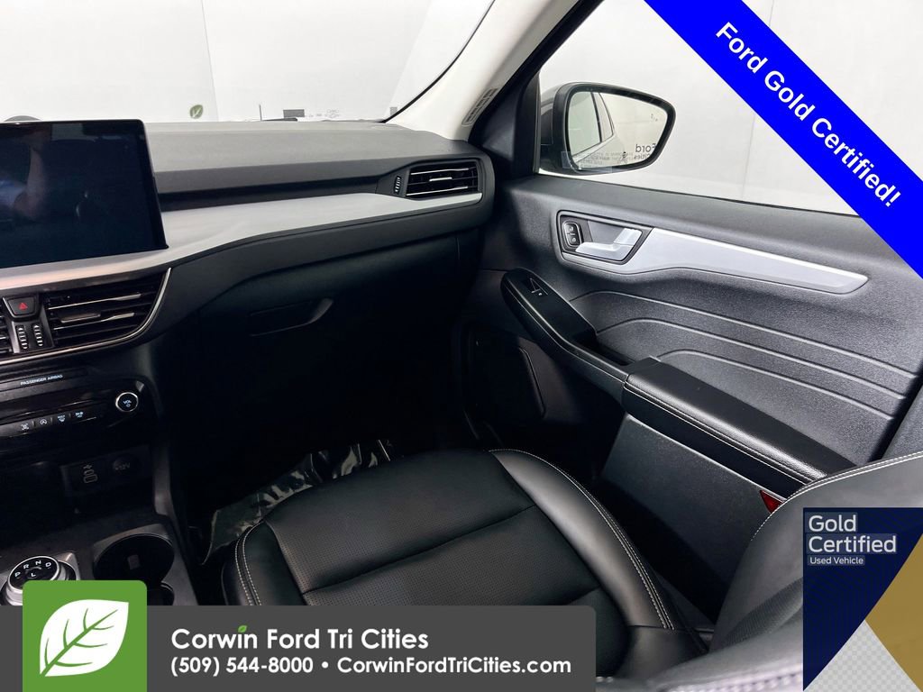 Certified 2025 Ford Escape Platinum AWD/4WD image 28