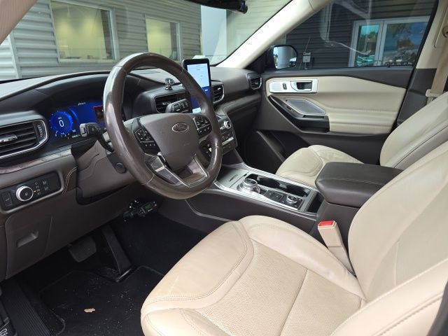 Certified 2020 Ford Explorer Platinum w/ Premium Technology Package image 7