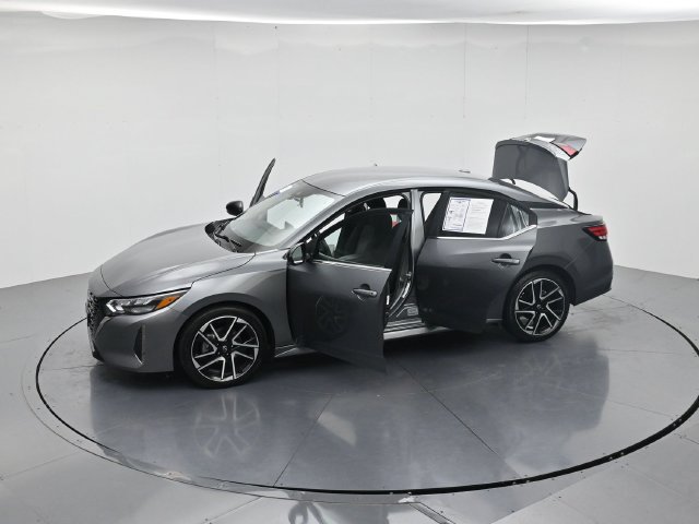 Used 2025 Nissan Sentra SR FWD image 47