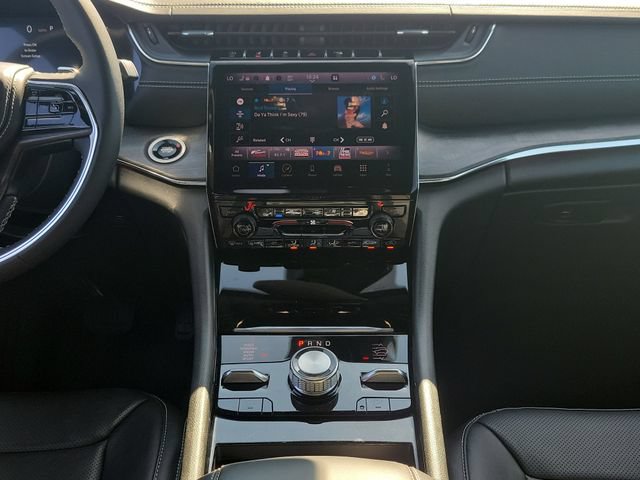 Used 2024 Jeep Grand Cherokee Overland AWD/4WD image 22