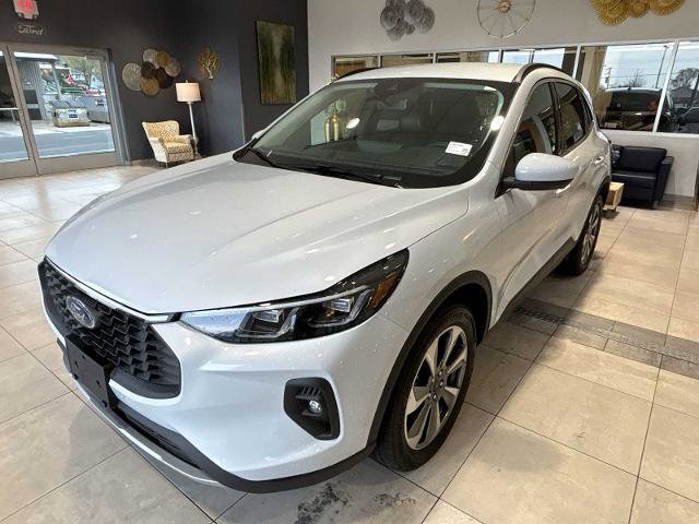 Certified 2025 Ford Escape Platinum AWD/4WD image 7