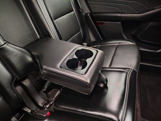 Certified 2025 Ford Escape Platinum AWD/4WD image 31