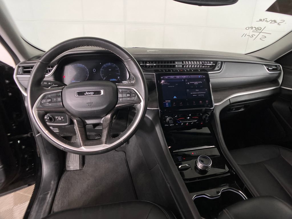 Used 2023 Jeep Grand Cherokee L Limited w/ Black Appearance Package image 12