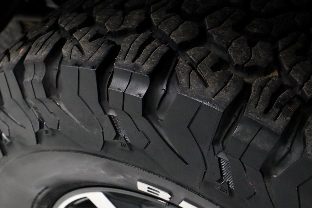 Used 2020 Toyota Tacoma TRD Off-Road w/ Technology Package image 19