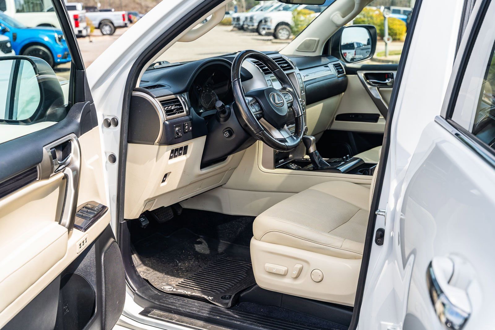 Used 2020 Lexus GX 460 Premium w/ Premium Package AWD/4WD image 22