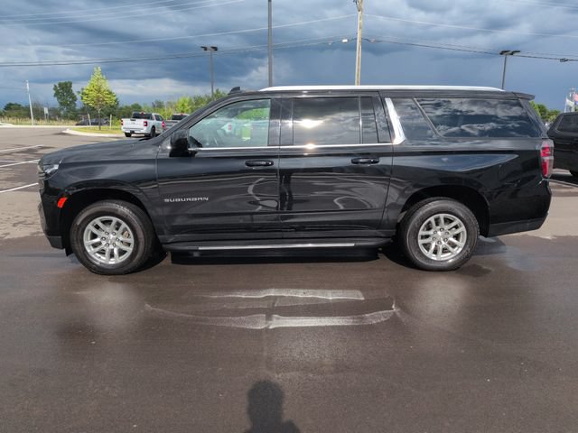 Used 2024 Chevrolet Suburban LT AWD/4WD image 4