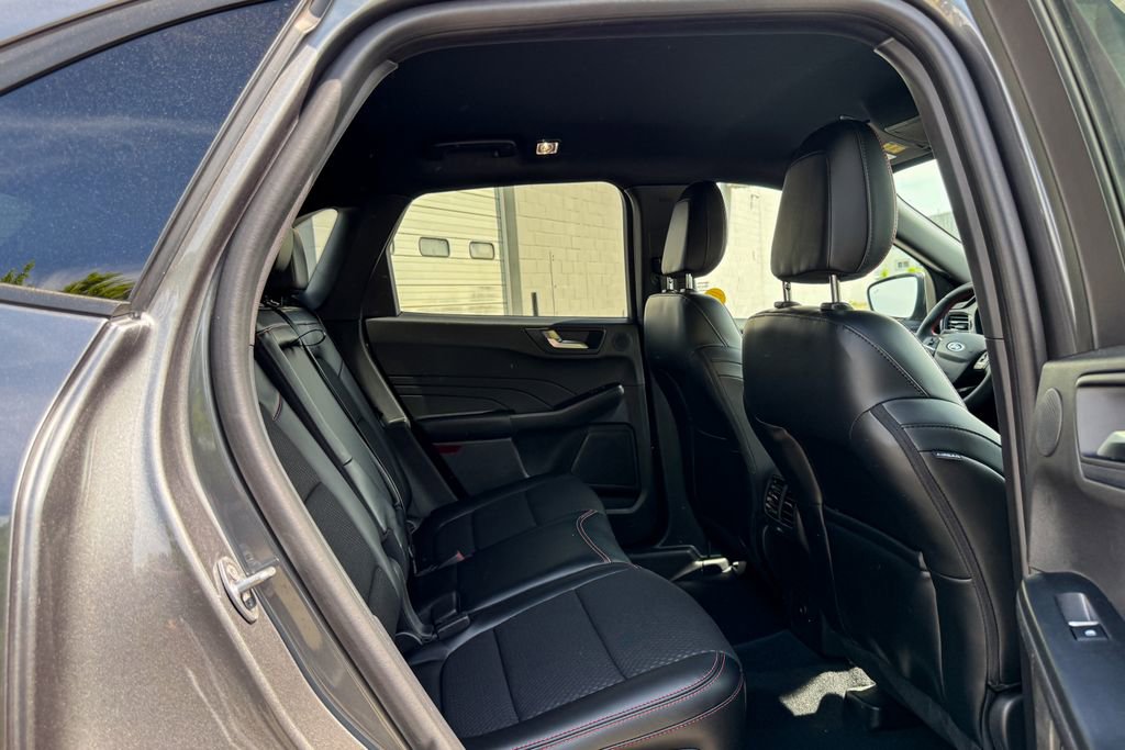 Certified 2023 Ford Escape ST-Line Select w/ Tech Pack #2 AWD/4WD image 17
