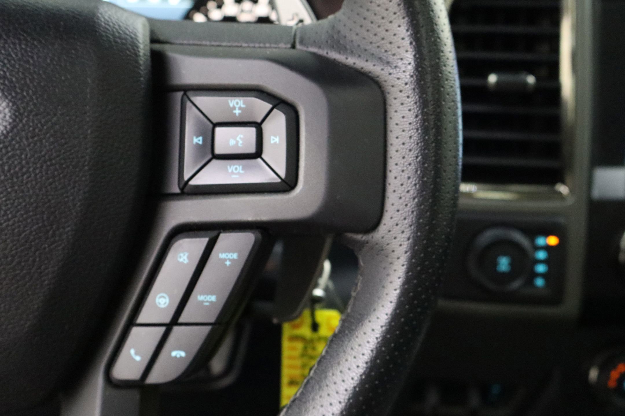 Certified 2020 Ford F150 Raptor w/ Equipment Group 801A Mid image 18