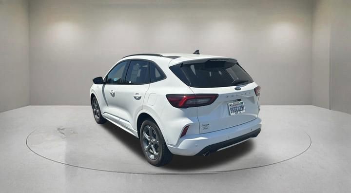 Certified 2023 Ford Escape ST-Line w/ Tech Pack #1 FWD image 4