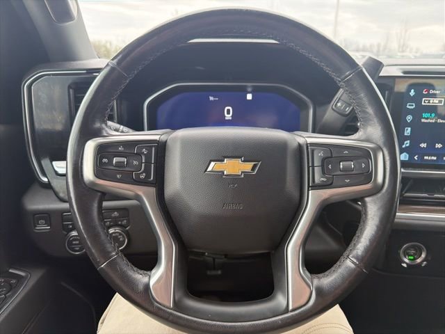 Used 2022 Chevrolet Silverado 1500 LT AWD/4WD image 36
