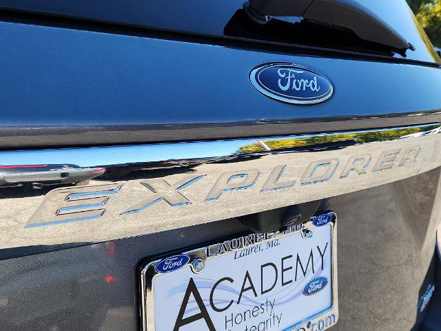 Certified 2021 Ford Explorer Limited w/ Equipment Group 301A AWD/4WD image 36