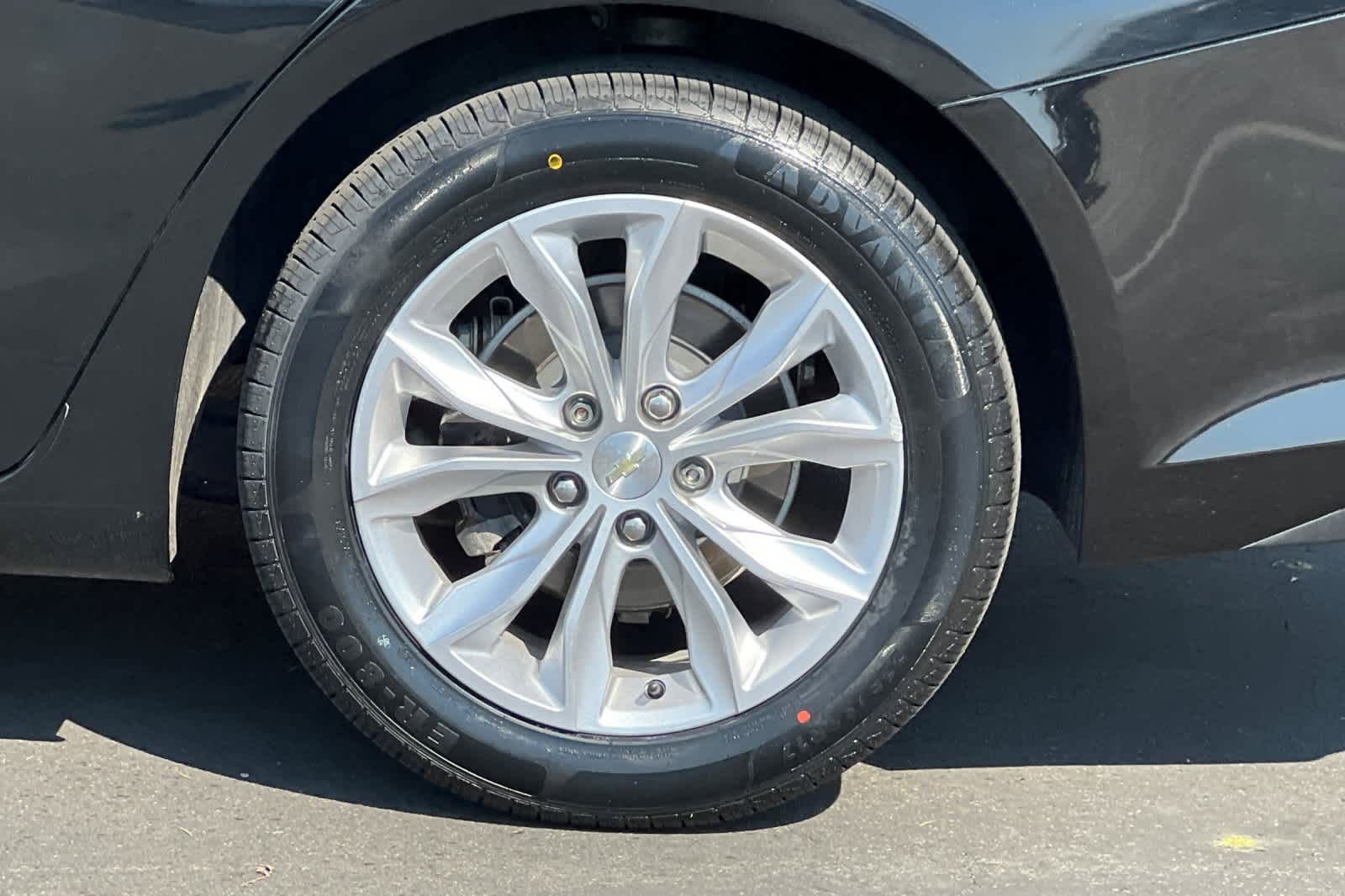 Used 2020 Chevrolet Malibu LT FWD image 25
