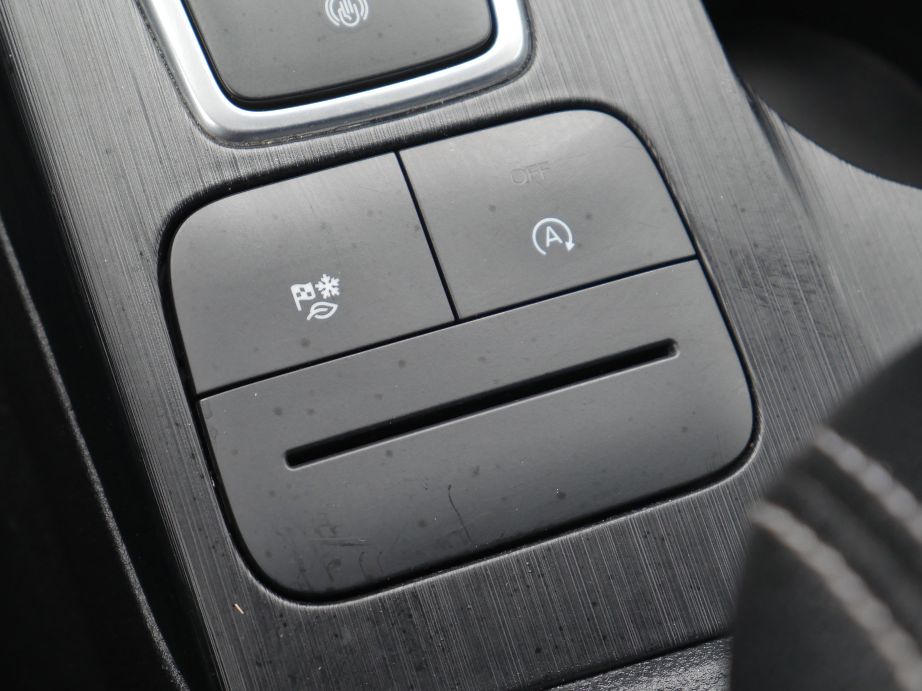 Certified 2023 Ford Escape Active AWD/4WD image 15
