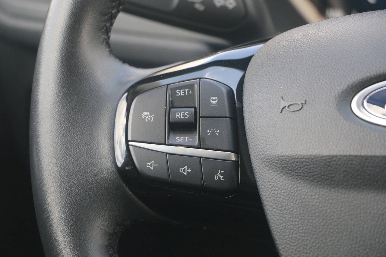 Certified 2024 Ford Escape Platinum AWD/4WD image 19
