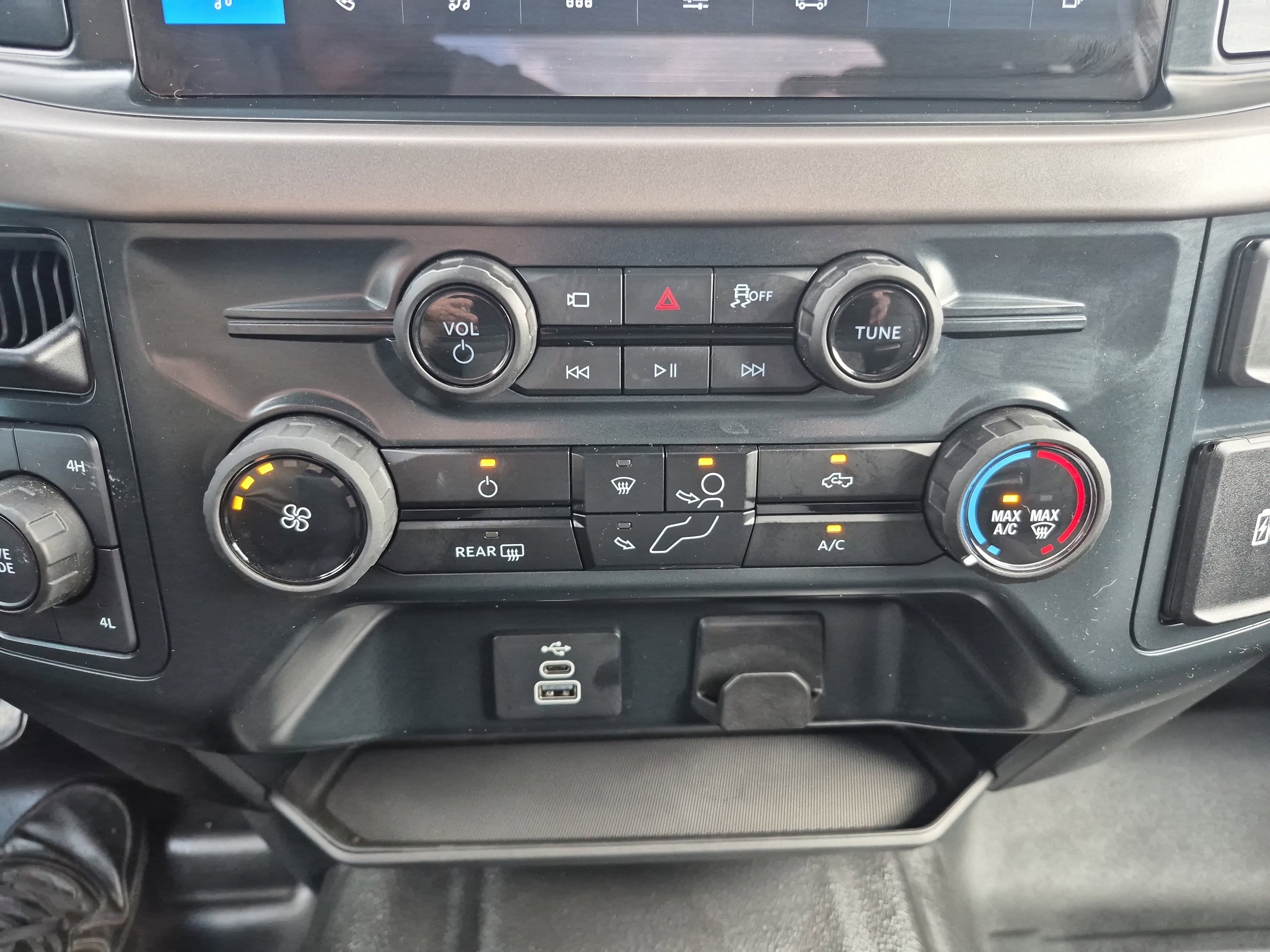 Certified 2025 Ford F150 XL w/ Equipment Group 103A High image 31