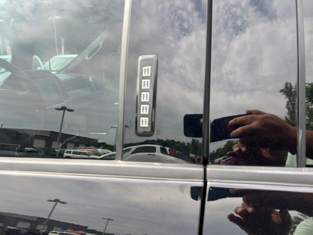 Certified 2022 Ford F350 Lariat w/ Lariat Value Package AWD/4WD image 29