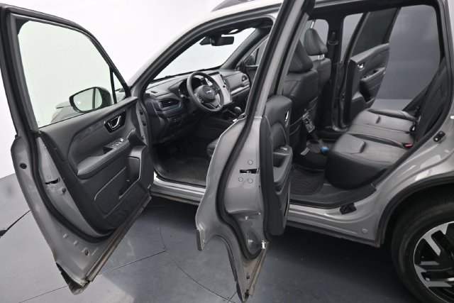 Used 2025 Subaru Forester Limited w/ Popular Package #1 AWD/4WD image 18