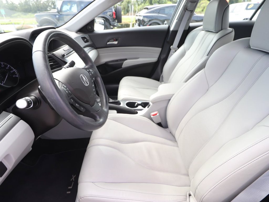 Used 2020 Acura ILX w/ Premium Package FWD image 2
