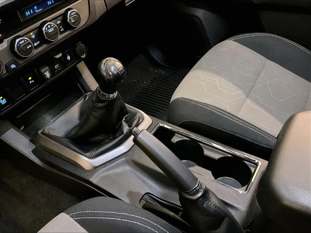 Used 2022 Toyota Tacoma TRD Off-Road w/ Technology Package AWD/4WD image 16