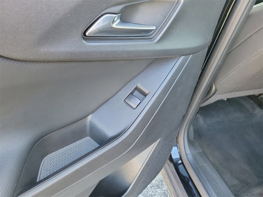 Used 2025 Chevrolet Equinox LT image 10